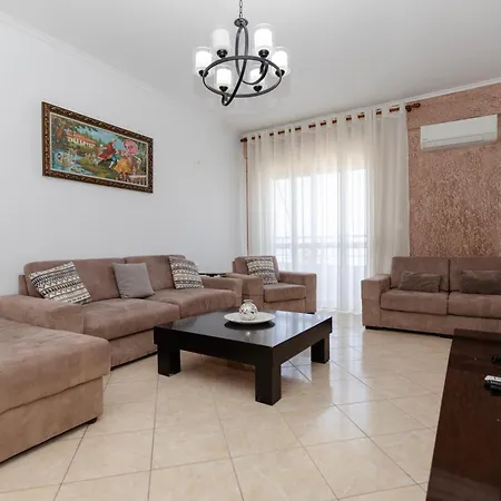 Imperial Visar Pirro Apartamento *