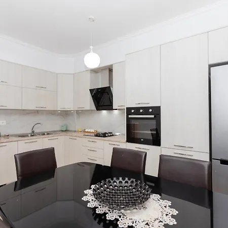 Imperial Visar Pirro Apartamento *