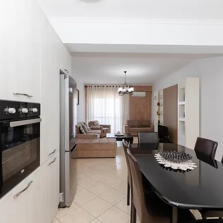 Imperial Visar Pirro Apartamento *