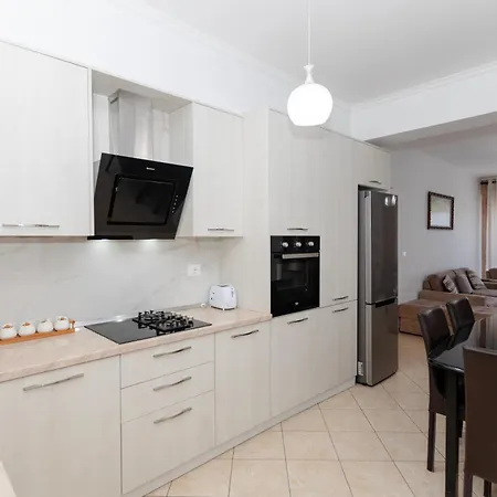 Imperial Visar Pirro *