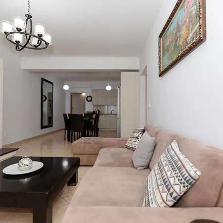 Imperial Visar Pirro 公寓 *