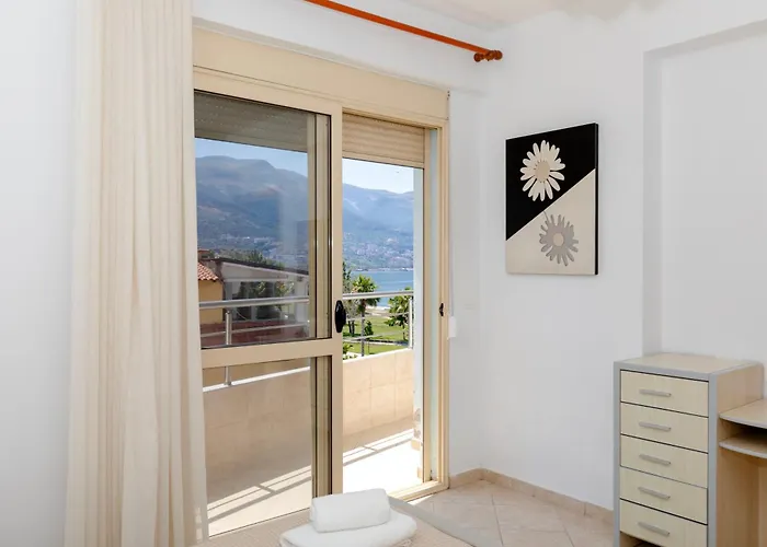 Imperial Visar Pirro * Vlorë